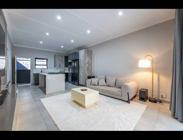 2 BEDROOM APARTMENT FOR SALE IN BRYANSTON